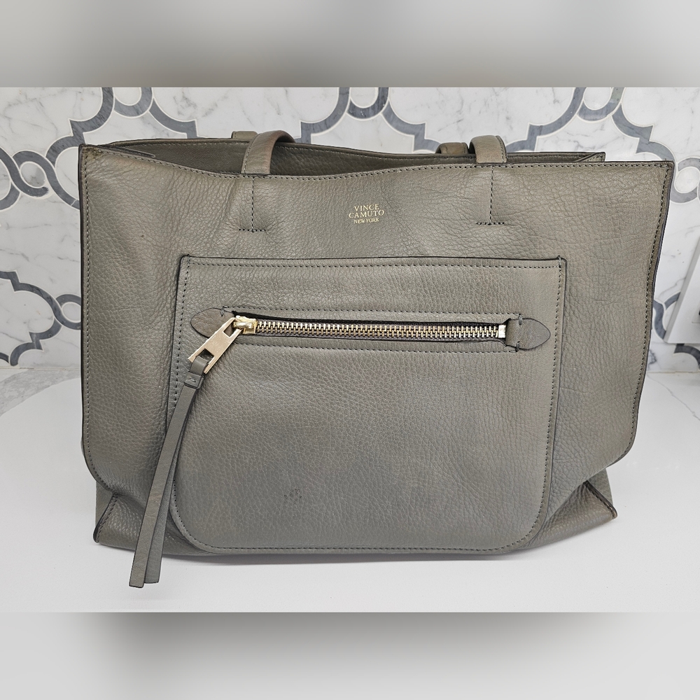 022. Vince Camuto Gray/Green Elvan Tote